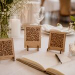 QR-Code-Aufsteller für Hochzeitsfotos, Menü und Gästeinfos – Ratgeber Trauredner Nürnberg